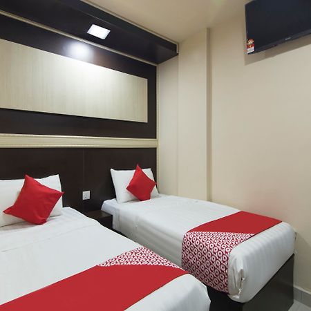Oyo 697 Niche Valley Hotel Куала-Лумпур Екстер'єр фото