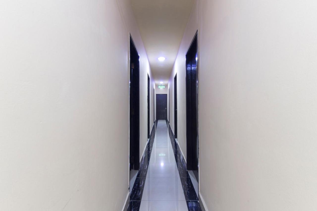 Oyo 697 Niche Valley Hotel Куала-Лумпур Екстер'єр фото