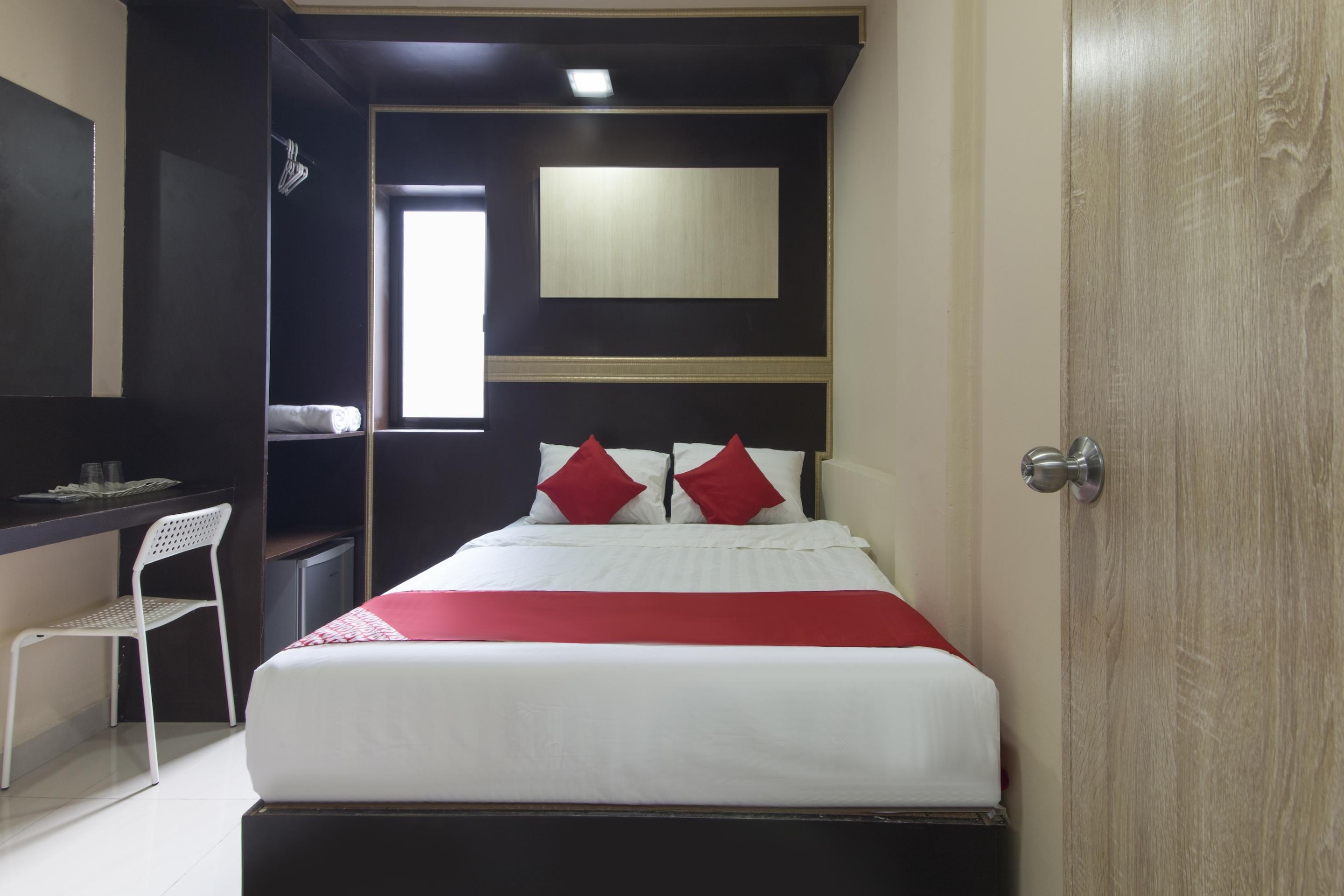 Oyo 697 Niche Valley Hotel Куала-Лумпур Екстер'єр фото