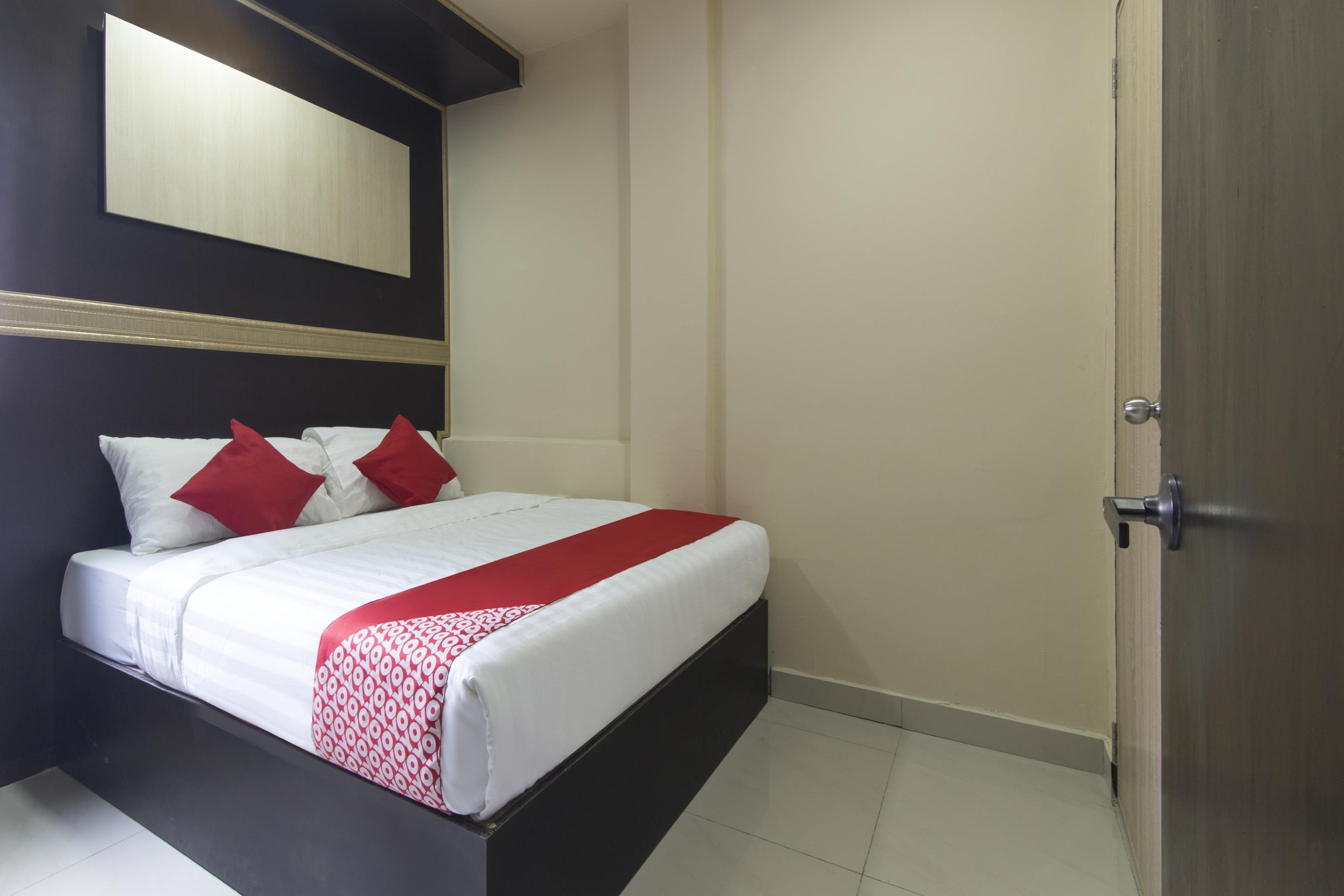 Oyo 697 Niche Valley Hotel Куала-Лумпур Екстер'єр фото